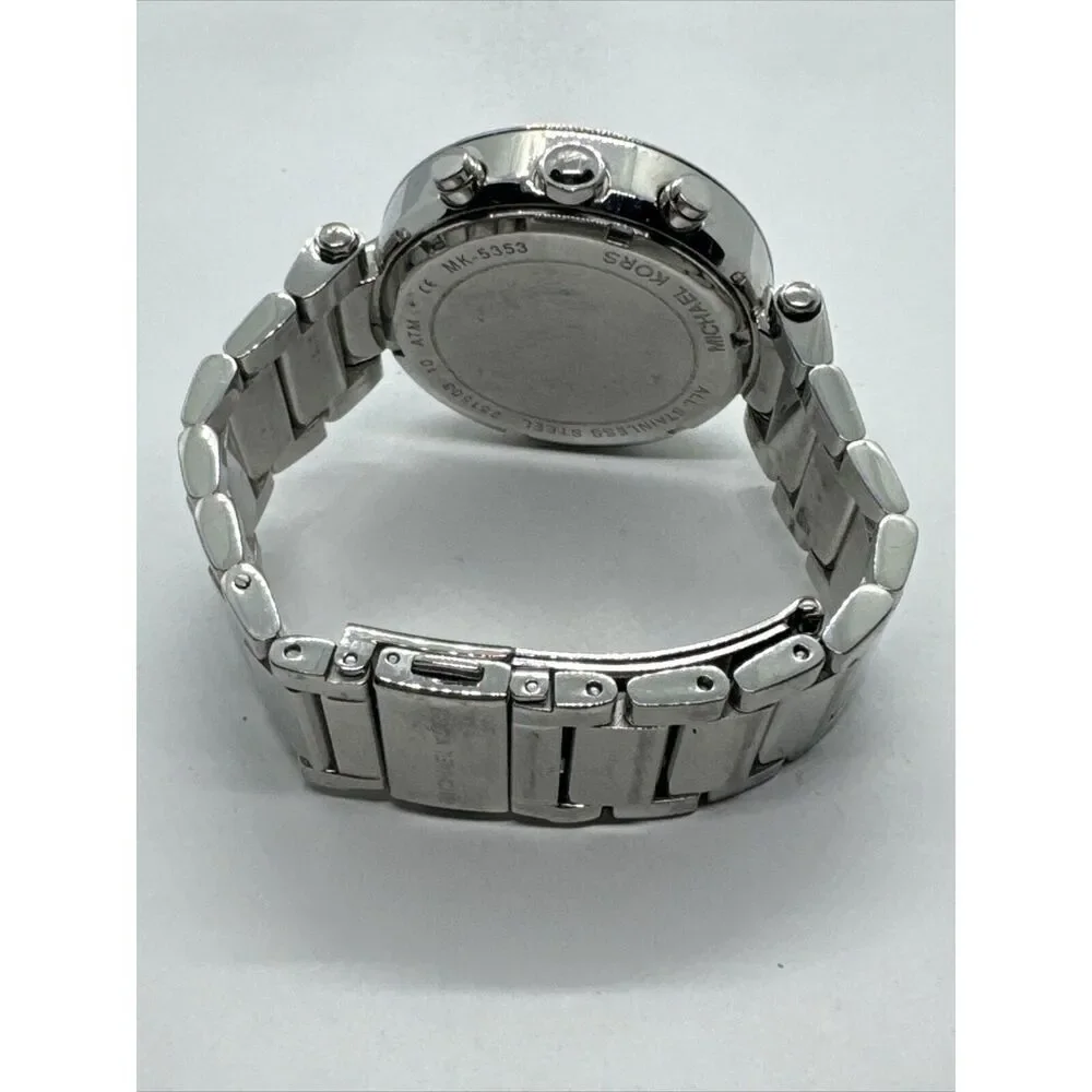Michael Kors MK5353 Womens Silver Stainless Steel Analog Dial Wrist Watch JNA645